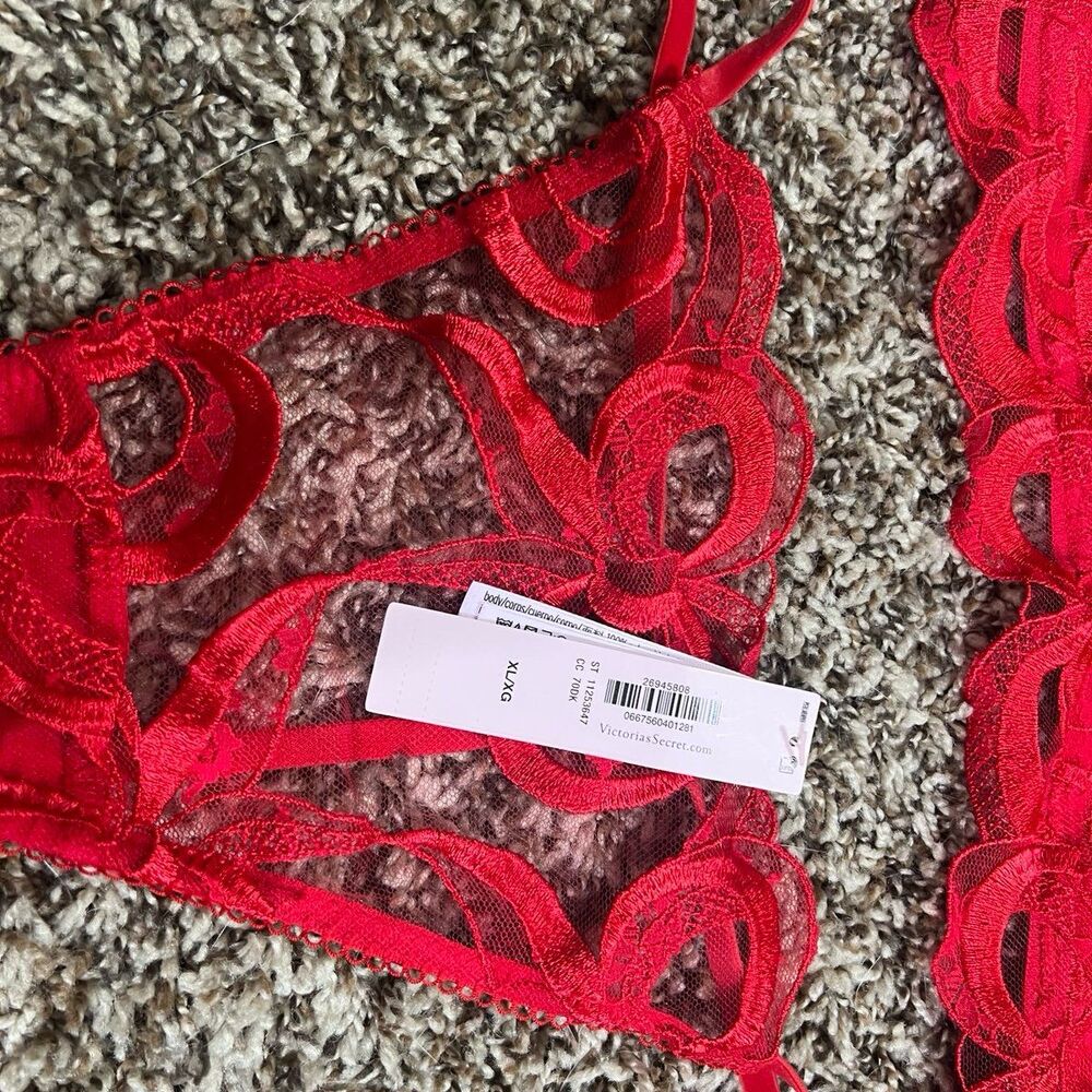 NEW Victoria’s Secret Red Lace Lingerie Set Bralette M-DD / Panty XL - Picture 2 of 4